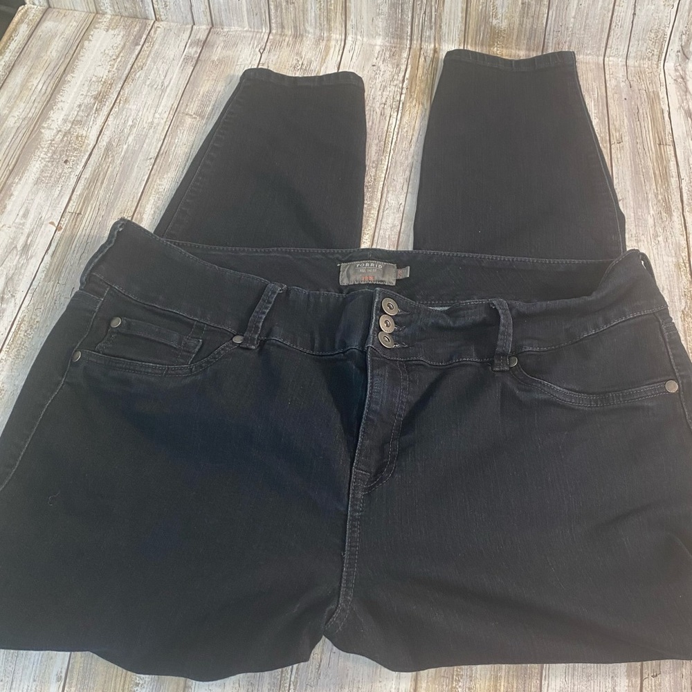 Torrid Dark Wash super Stretch Jeggings Sz 22